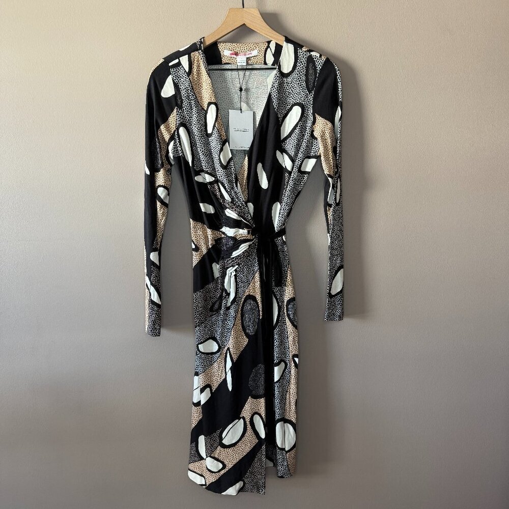 Women's 8 NWT Diane Von Furstenberg Elizabel Wrap Dress - Picture 2 of 10